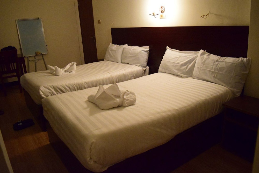 Twin Room, 2 Twin Beds, Non Smoking photo 2