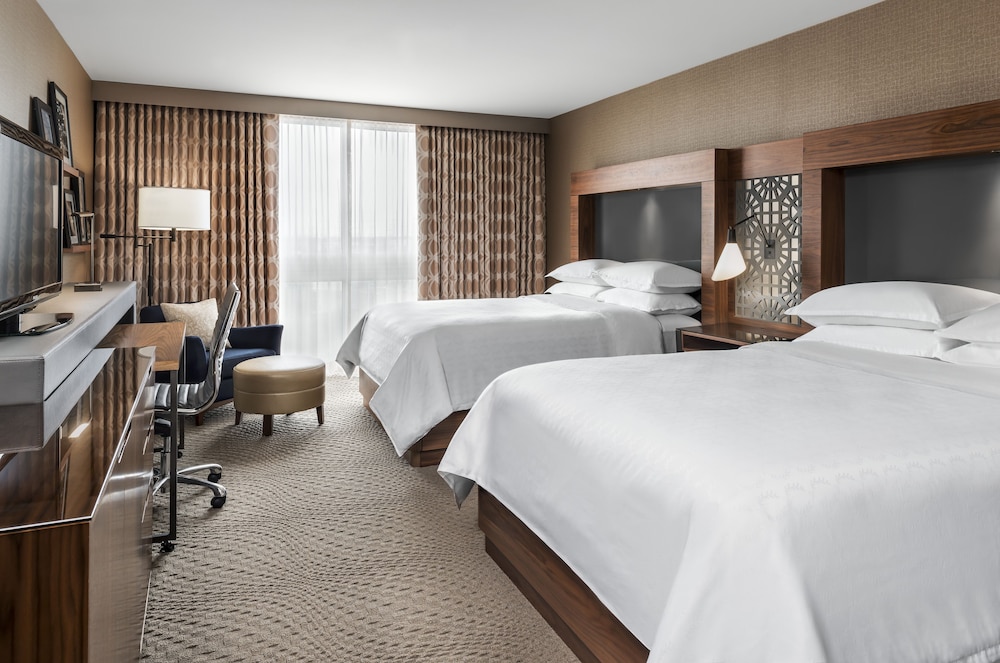 Deluxe Room, 2 Queen Beds (View) - Photo 1