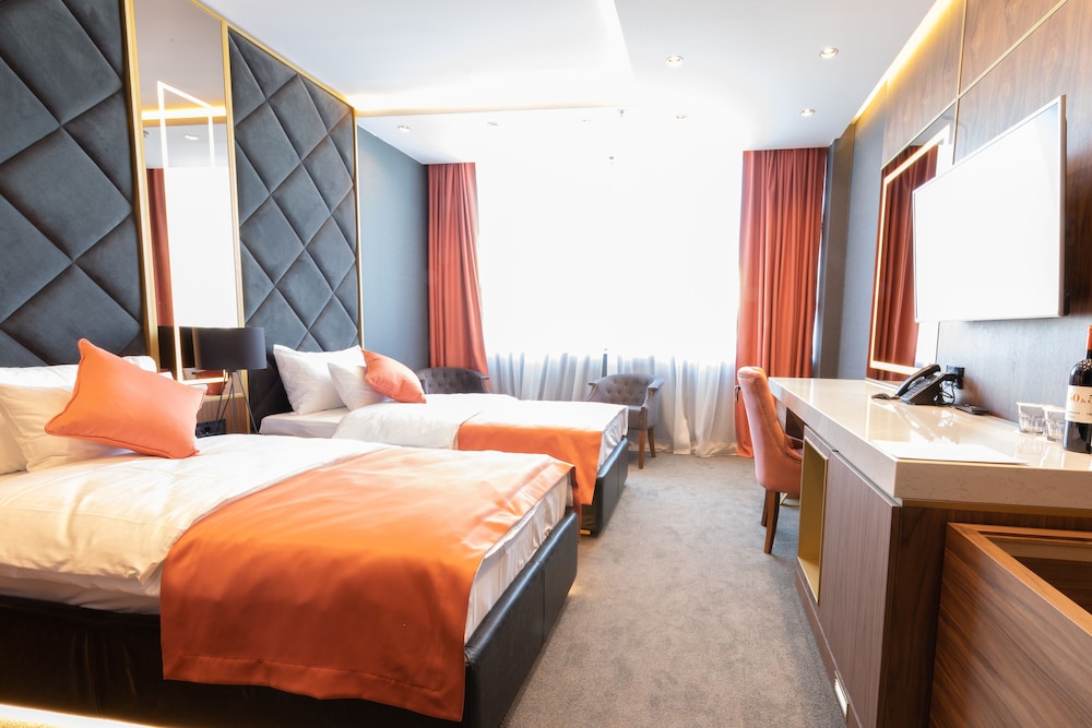 Standard Twin Room - Photo 5
