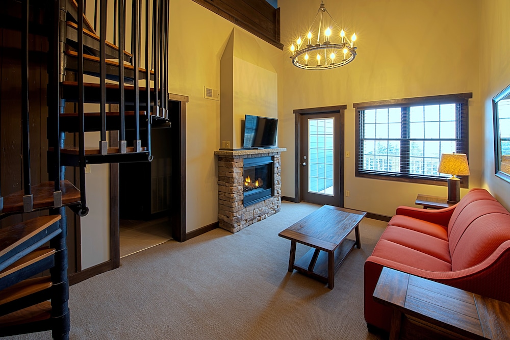 Suite, Multiple Beds, Non Smoking (Loft, Slope View, Dog-friendly) - Photo 4