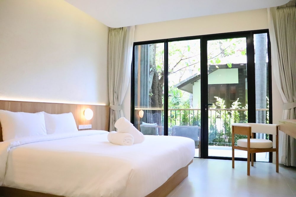 Premier King Room, Garden View - Photo 2