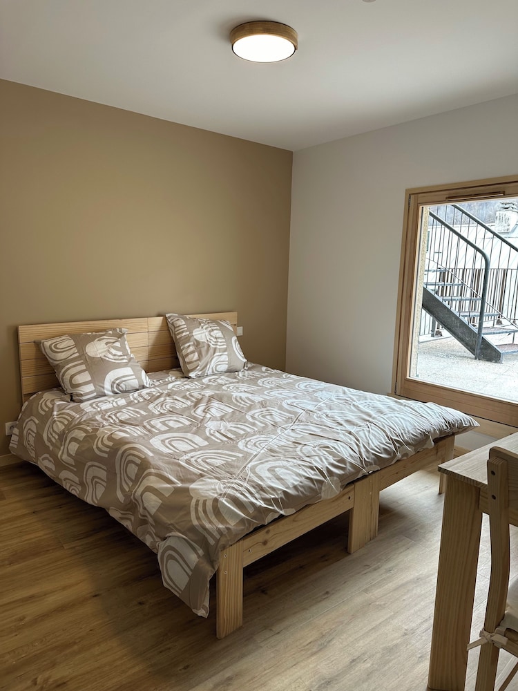 Classic Triple Room, City View