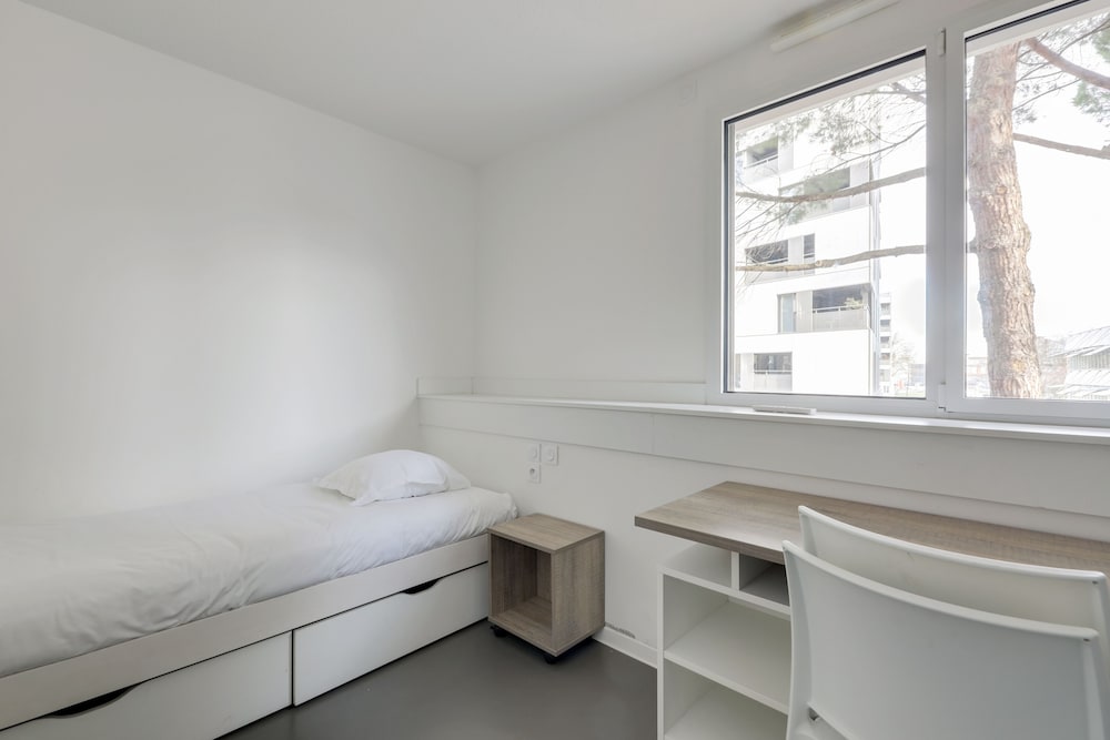 Super Economy Studio (Single Bed)