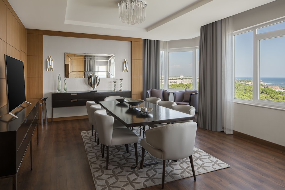 Presidential Duplex, Sea View (Suite)