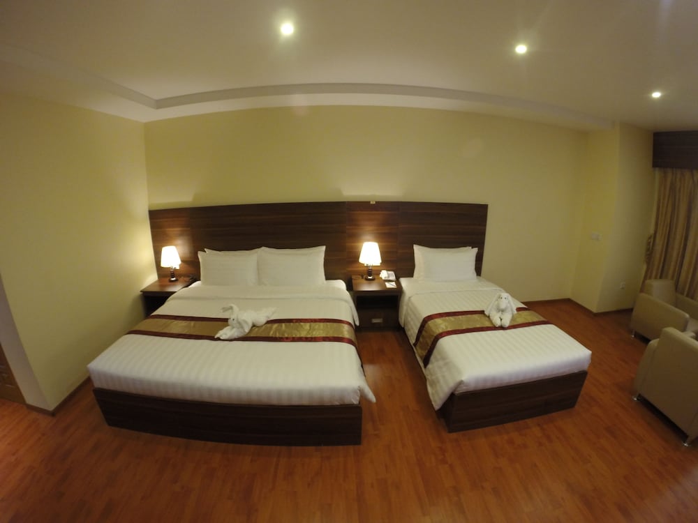 Family Room photo 3