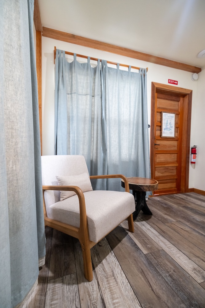 Poolside Suites (1st Floor) photo 3