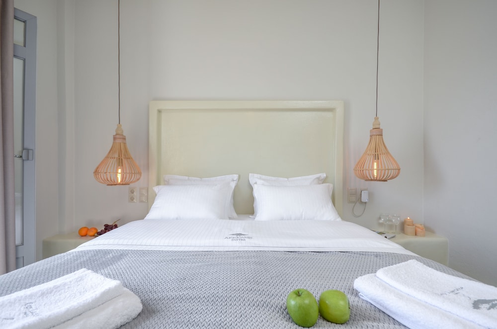 Superior Double Room, 1 Bedroom, Non Smoking, Partial Ocean View