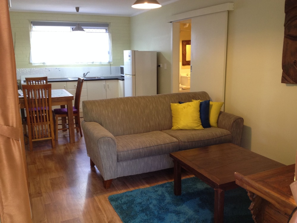1 Bedroom Apartment, Queen & Single Bed photo 1