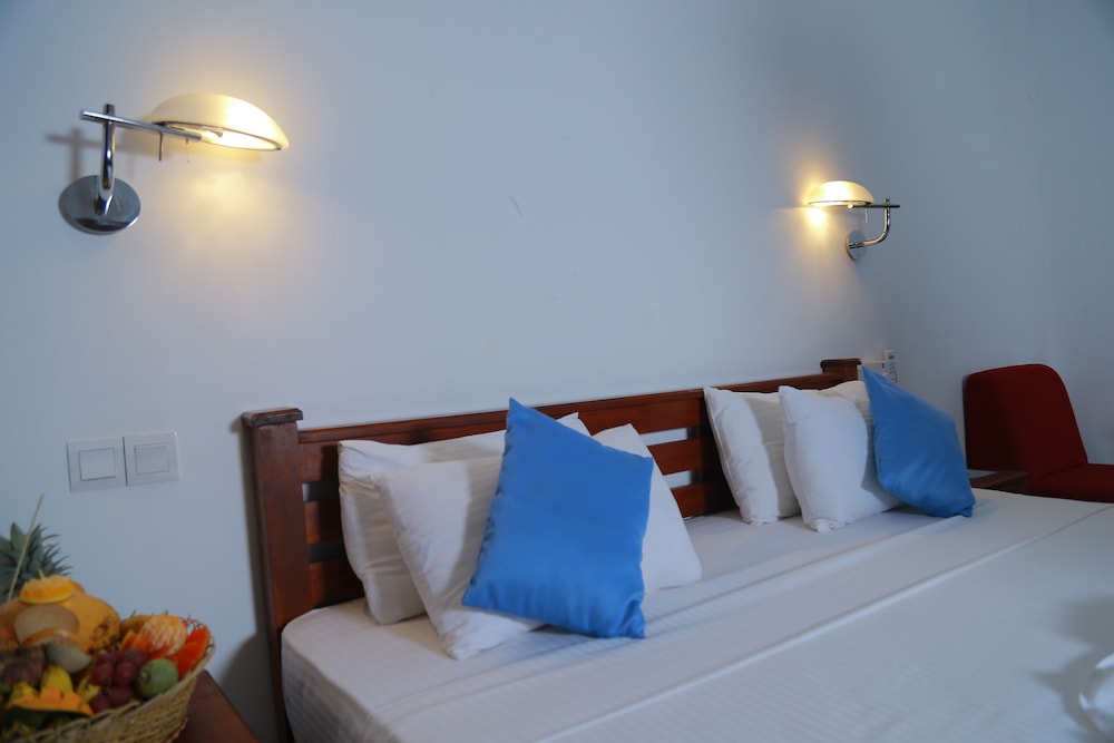 Deluxe Double Or Twin Room, 1 King Bed, Mountain View photo 2