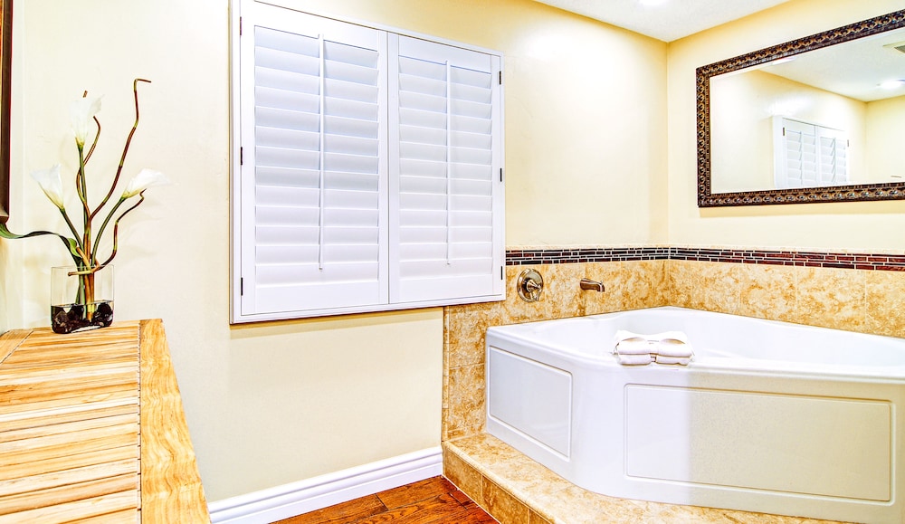 Premium Suite, 1 Bedroom, 2 Bathrooms - Photo 4