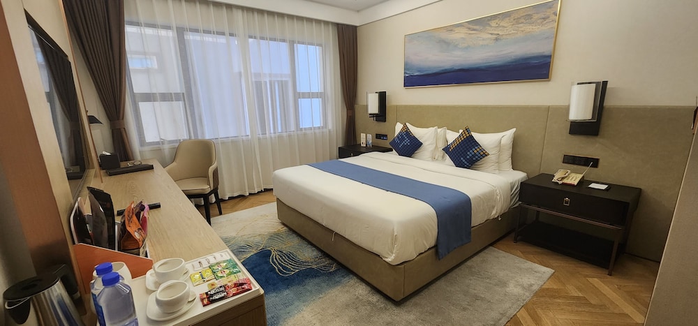Standard Room, 1 Queen Bed - Photo 1