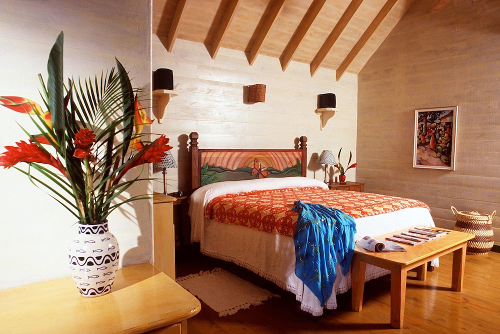 Deluxe Room, 1 King Bed (One Bedroom Upper Ocean View Suite) photo 3