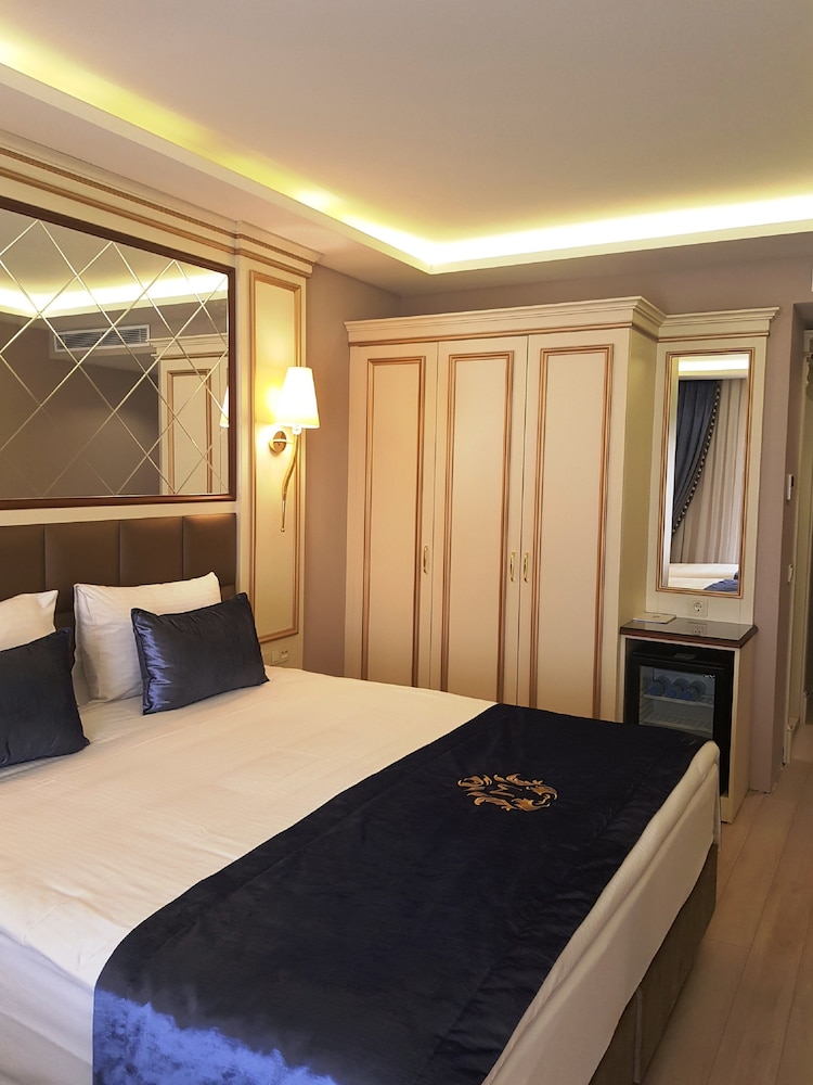 Deluxe Triple Room, Multiple Beds, Non Smoking photo 3