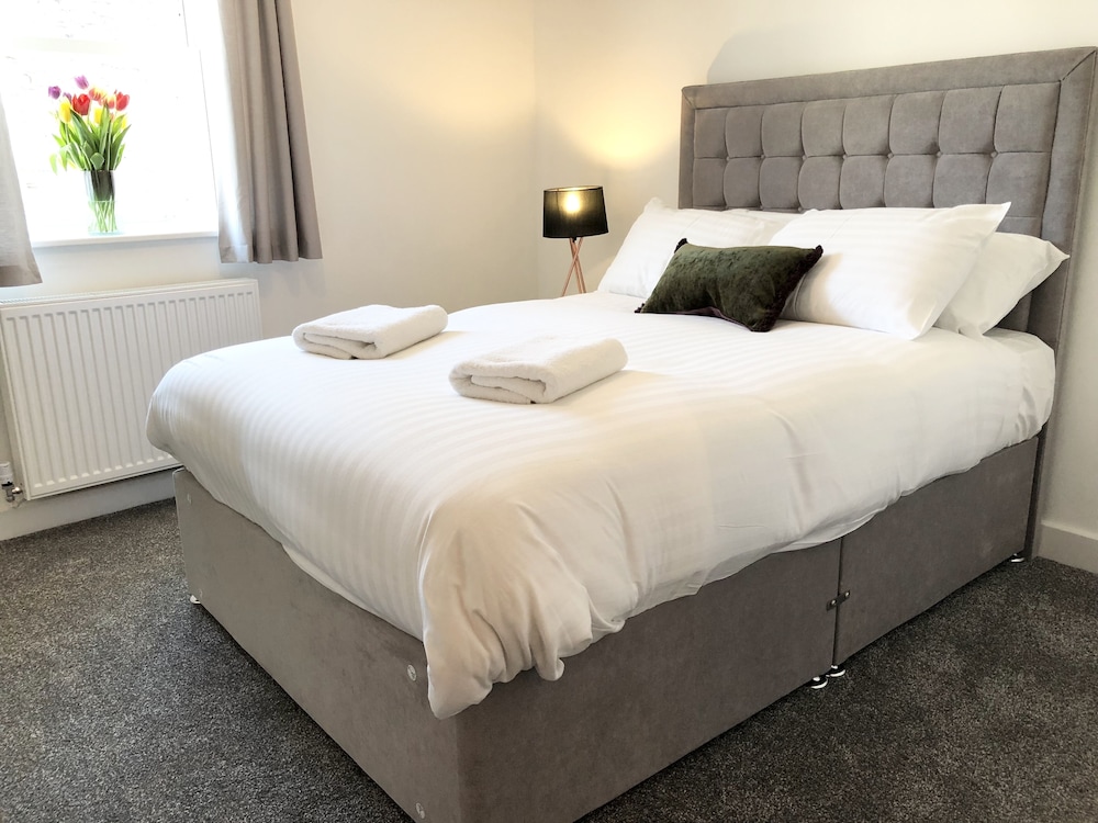 Premier House, 4 Bedrooms photo 2