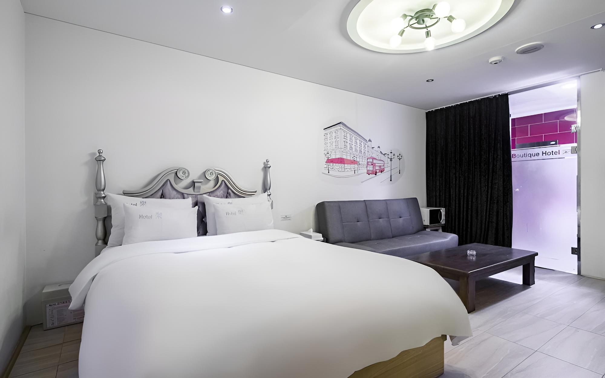 Room (Standard Room) - Photo 3