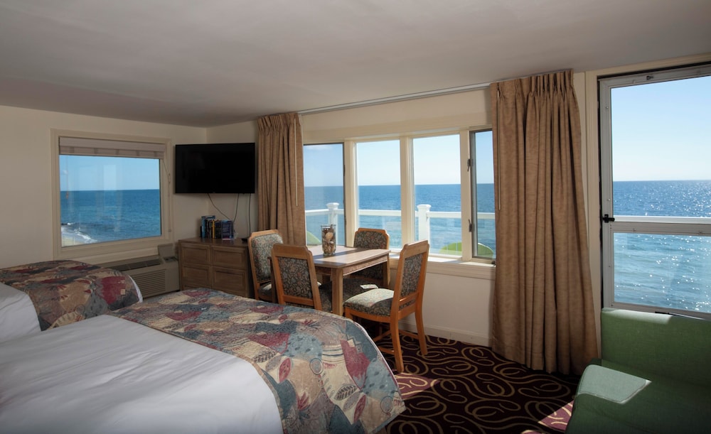 Superior Room, 2 Double Beds, Balcony, Ocean View (Superior Ocean Front 2nd Floor)