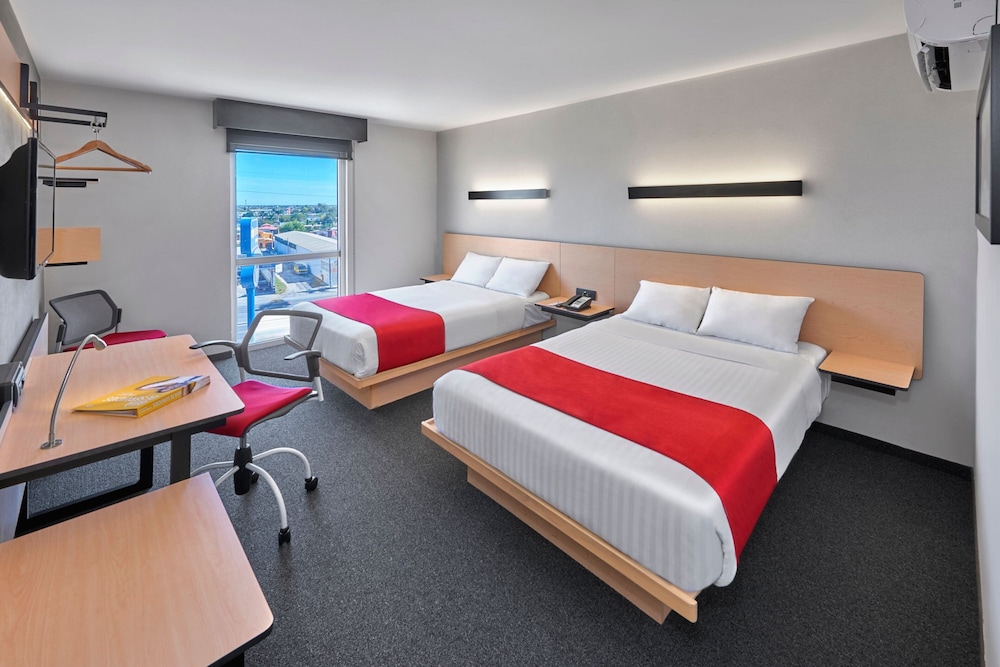 Room, 2 Double Beds photo 2