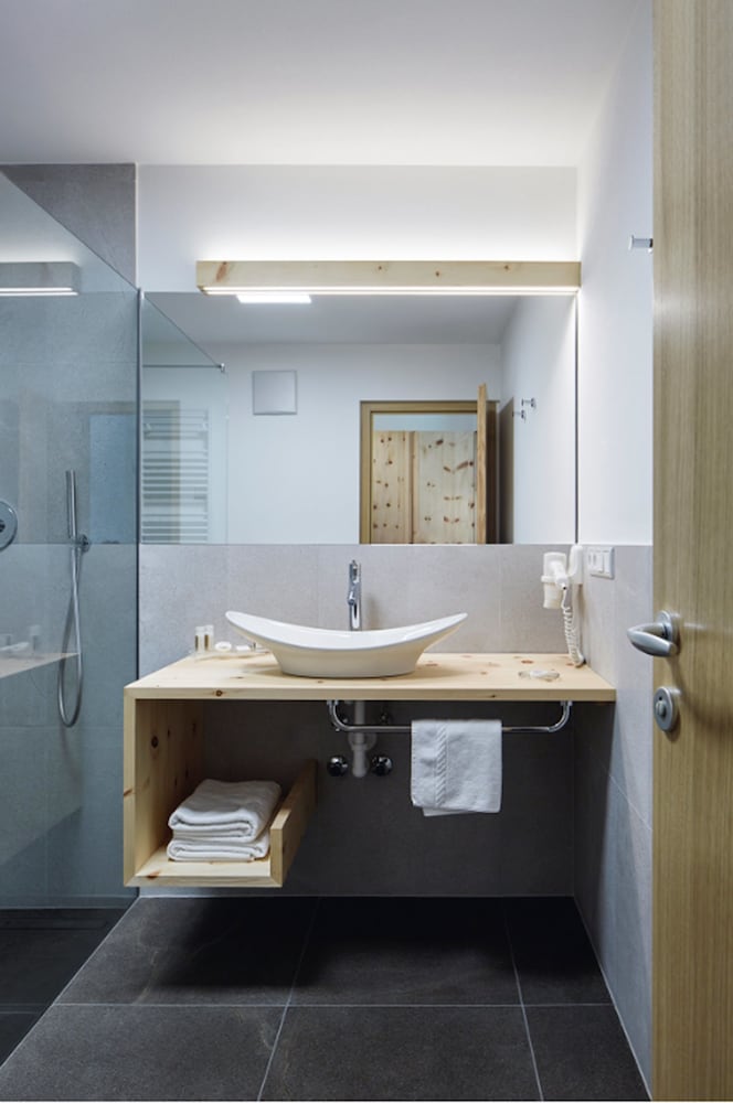 Deluxe Double Room (New) photo 3