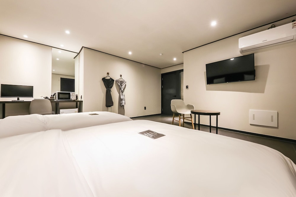 Business Twin Room photo 2