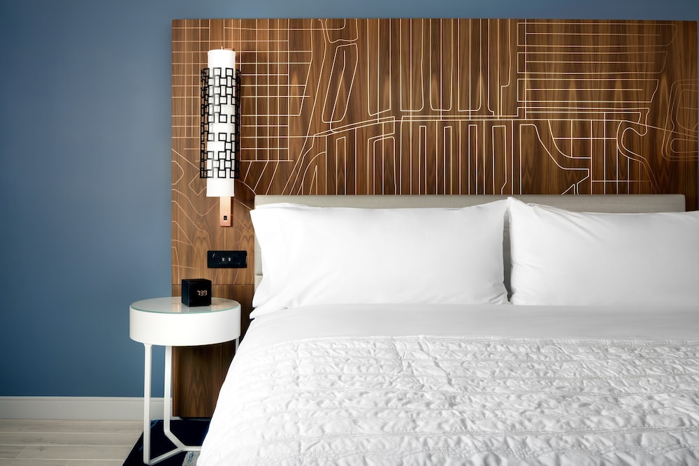 Deluxe Room, 2 Queen Beds (Hearing Accessible) - Photo 3