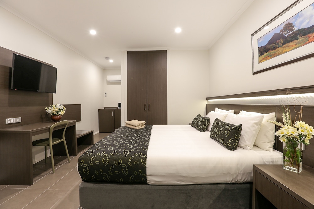 Deluxe King Room photo 2