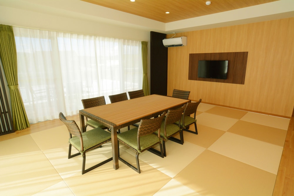 Deluxe Room (for 7-10 people)
