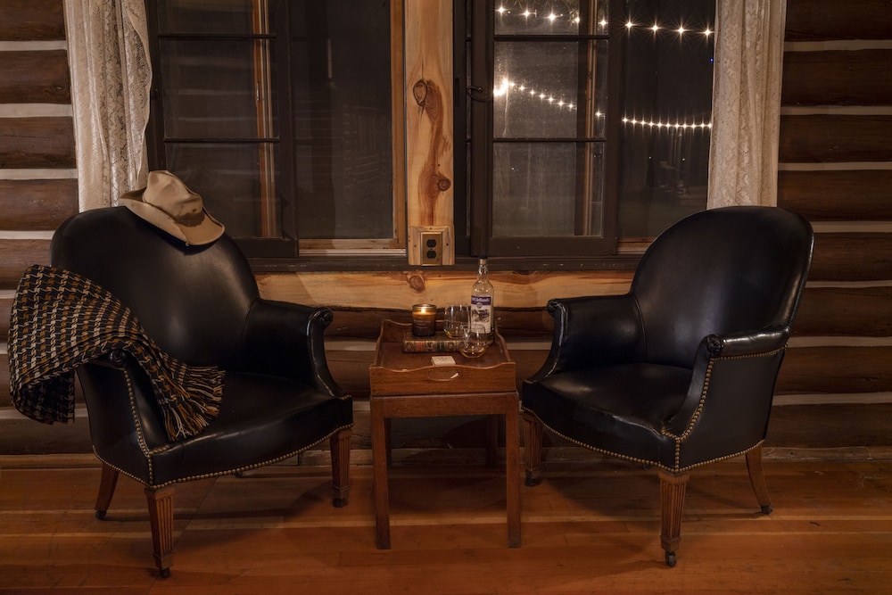 Deluxe Cabin photo 2