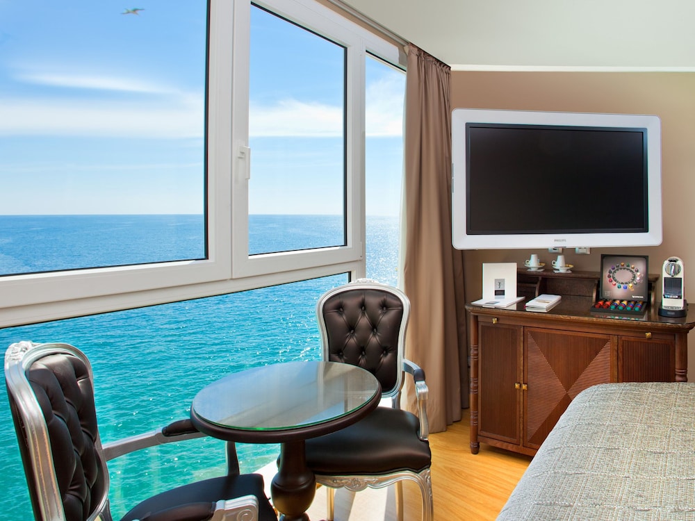 Supreme Standard Sea View (2 adults)