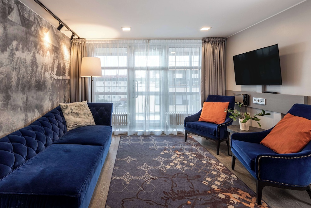 Suite (Master) - Photo 3
