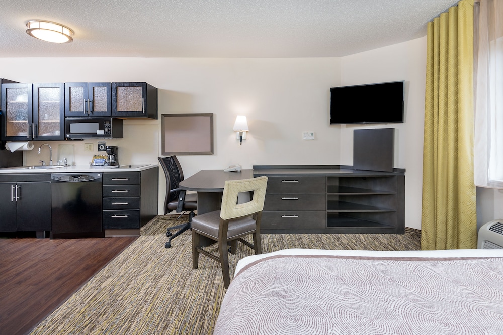 Studio Suite, 1 Queen Bed (Full Kitchen) - Photo 12