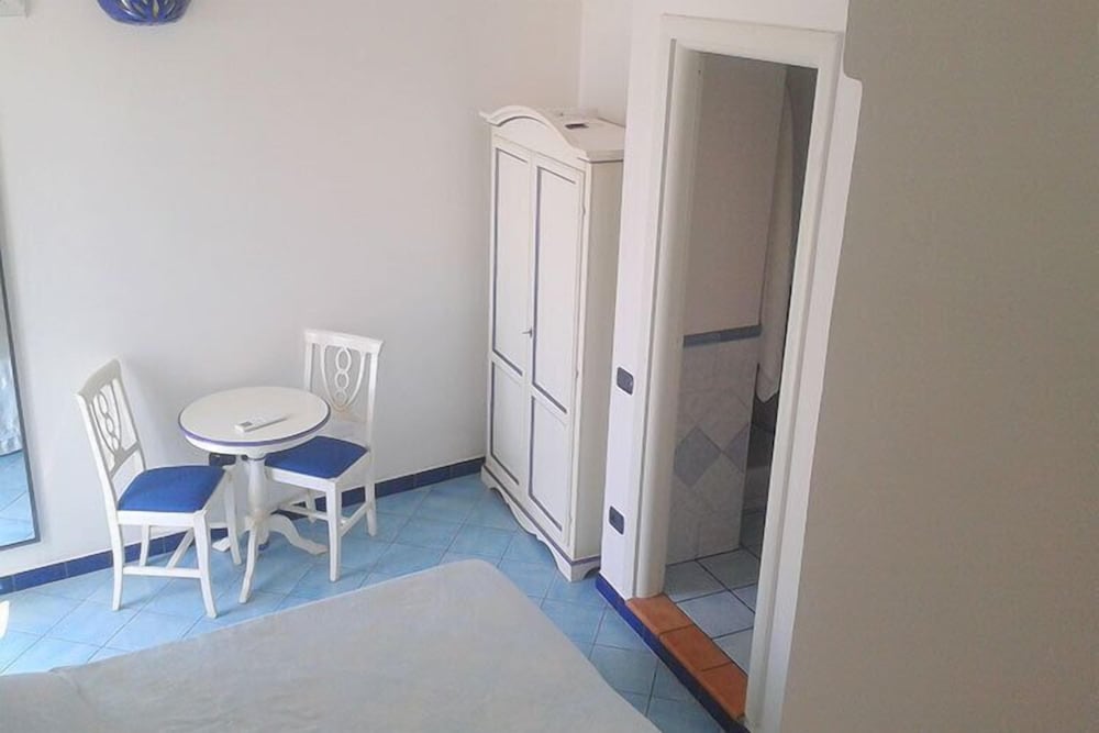 Economy Double or Twin Room photo 3