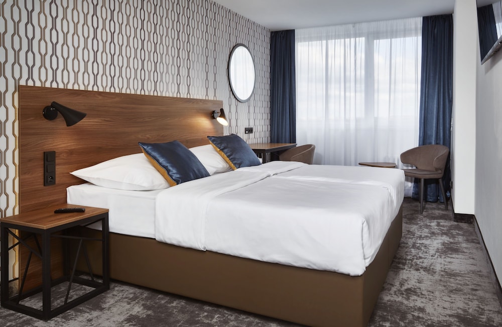 Deluxe Room, Pool Access - Photo 2