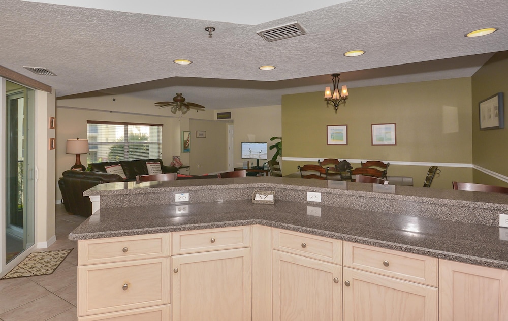 Beautiful Bohemian Themed Condo With 3 2 Corner Unit With Pond Views Ow15-307, Photo 3