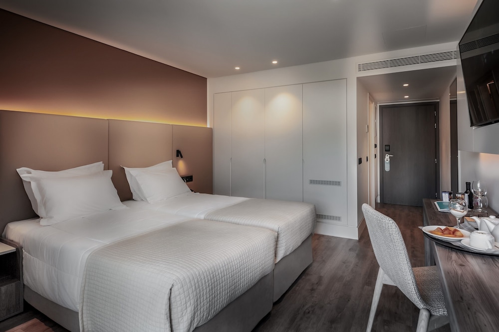Deluxe Room - Photo 2