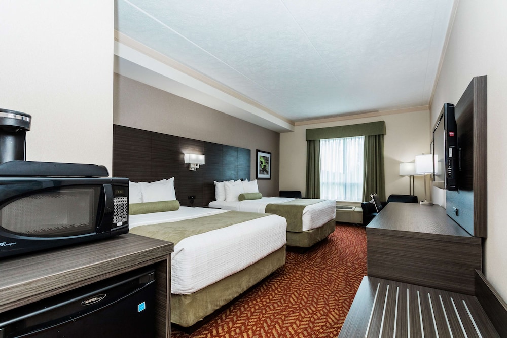 Standard Room, 2 Queen Beds, Refrigerator & Microwave, Tower (Larger Room) photo 3