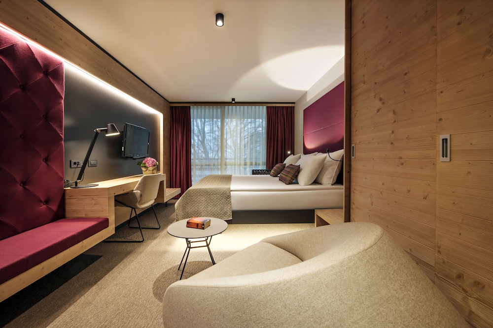 Double Room, Balcony, Park View photo 2