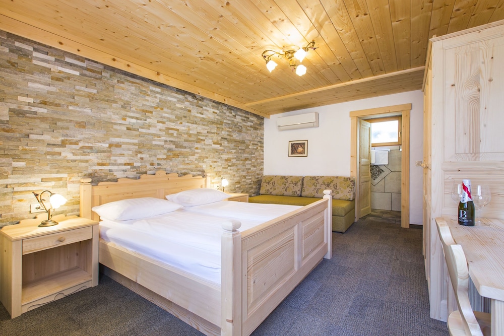 Standard Double Room, Garden View