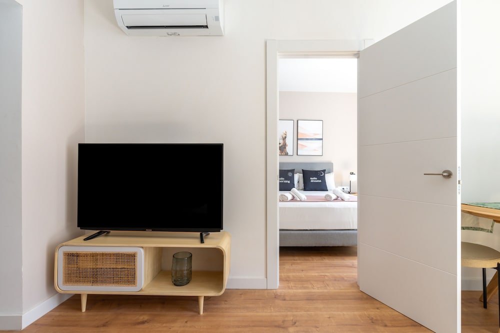 One-Bedroom Apartment + Balcony photo 3