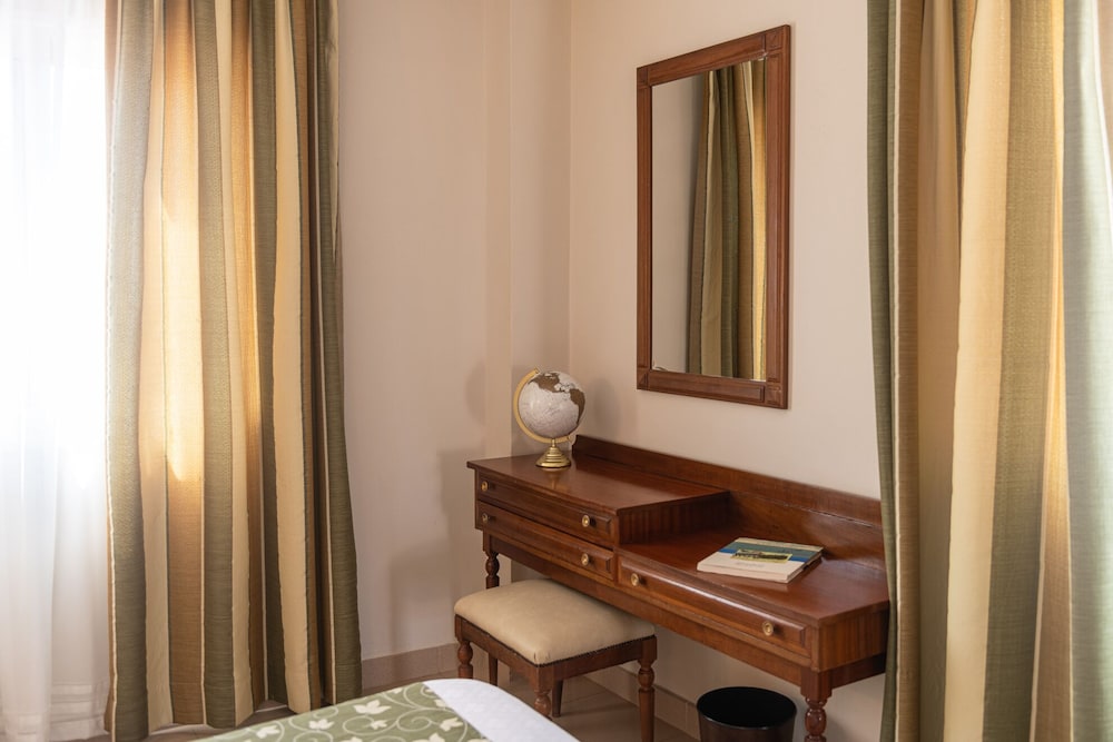 Double Room - Photo 7