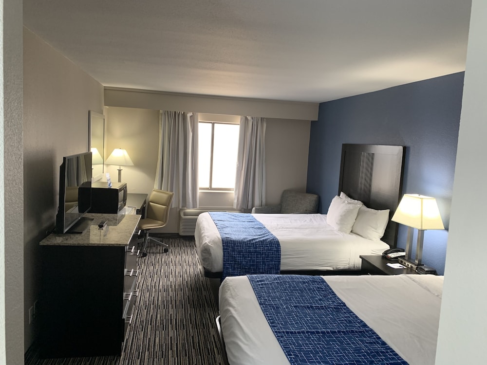 Room, 2 Queen Beds, Non Smoking - Photo 1