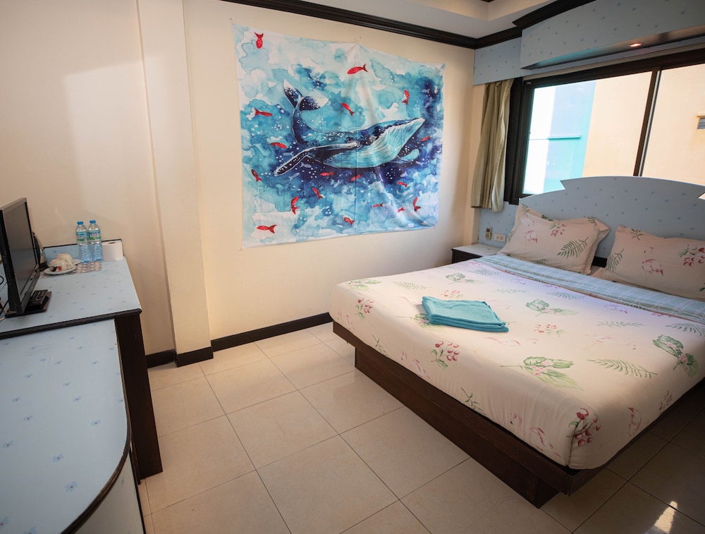 Superior Room (Window)