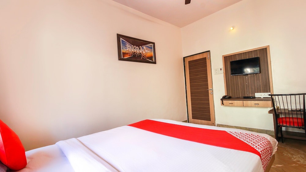 Double Room, 1 Queen Bed photo 2