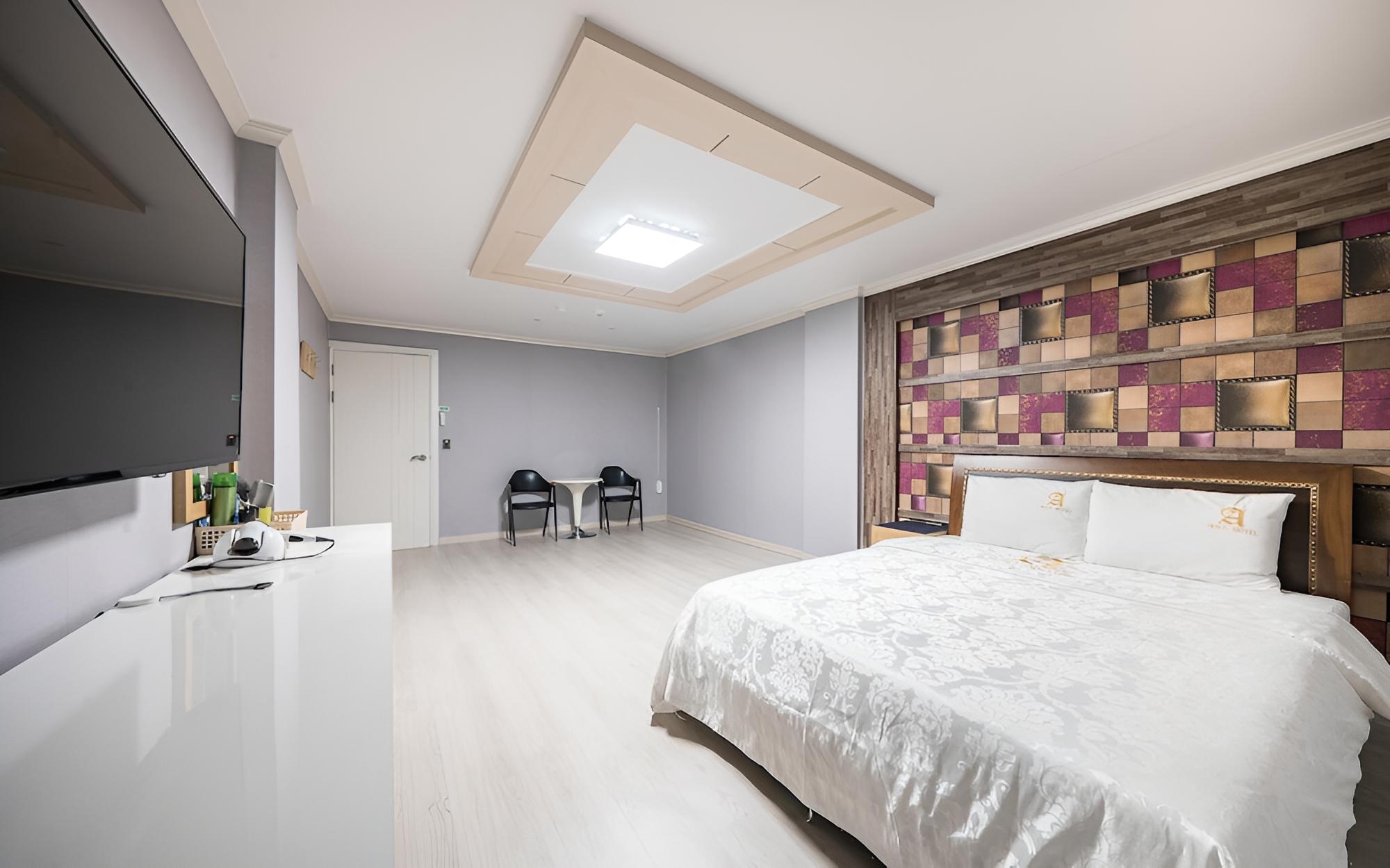 Room (Group Room) - Photo 3