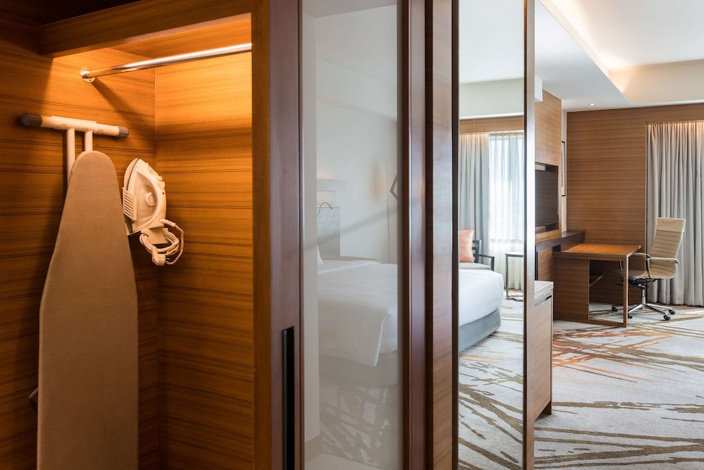 Deluxe Room - Photo 5