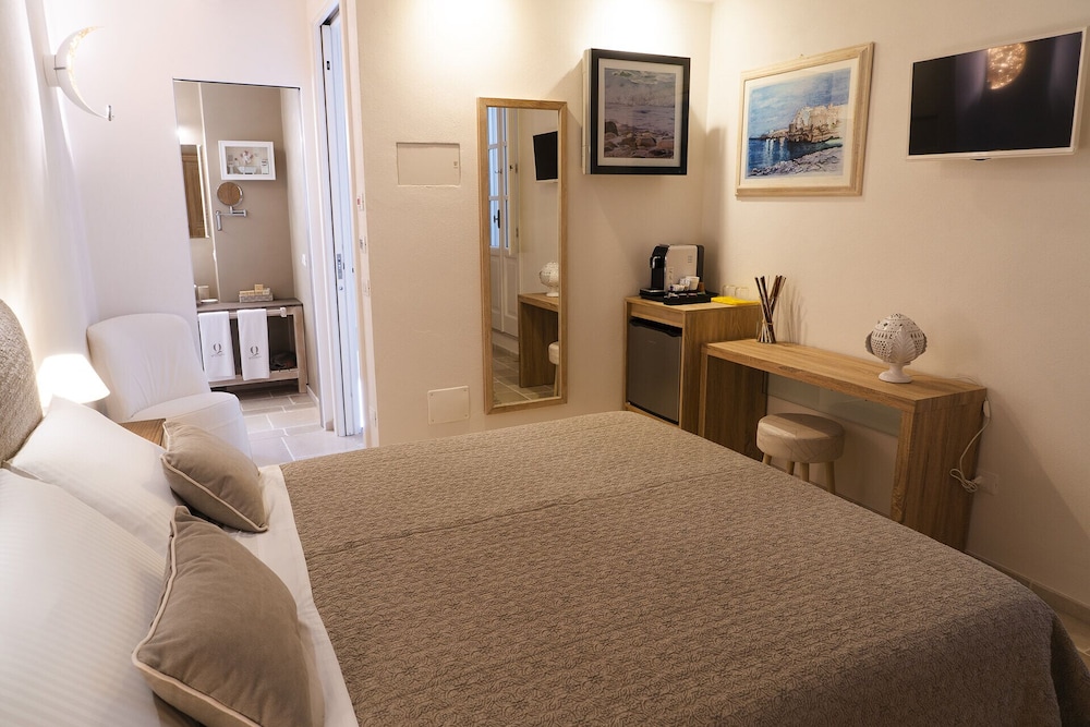 Deluxe Room, Bathtub