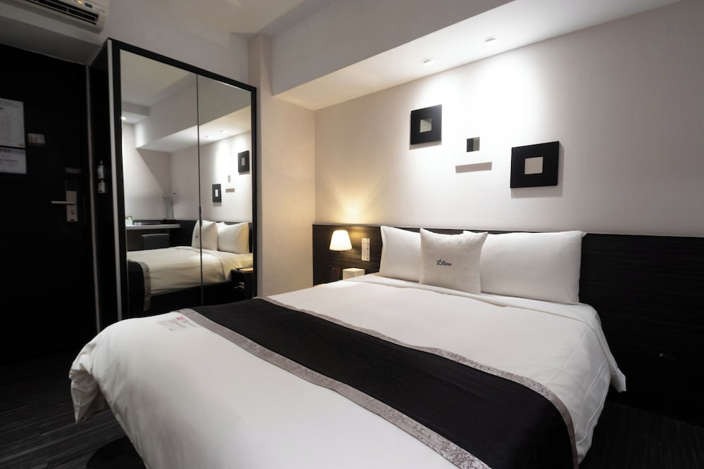Standard Double Room, No Windows