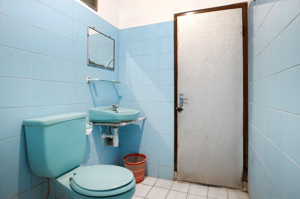 Standard Room with Aircond photo 3