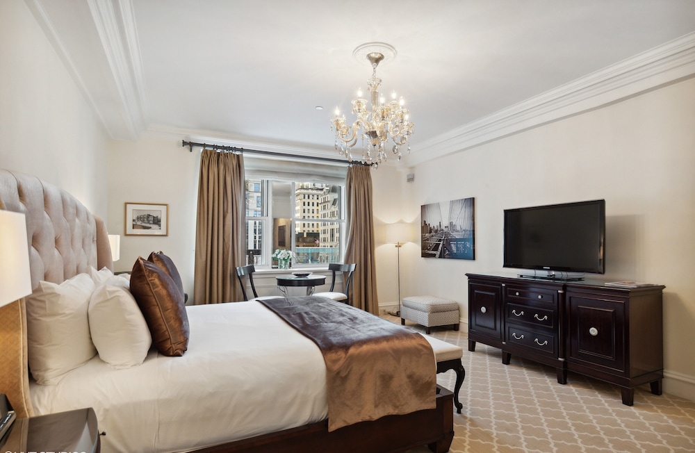 Superior Room, 1 King Bed, City View photo 1