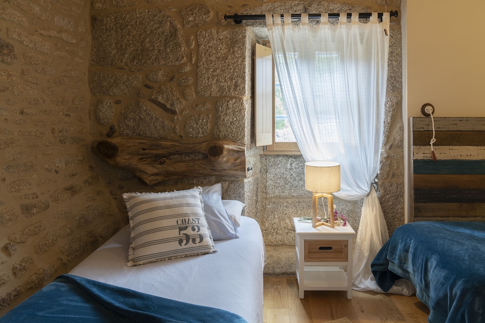 Traditional House, 2 Bedrooms, Terrace, Beachside photo 3