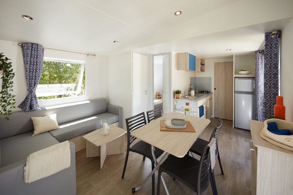 Superior Mobile Home, 2 Bedrooms